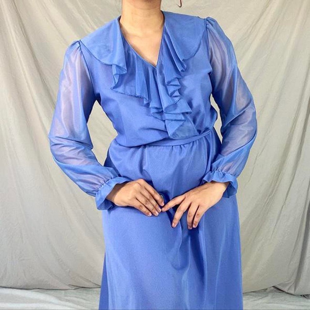 1990s periwinkle ruffle midi dress❄️💙